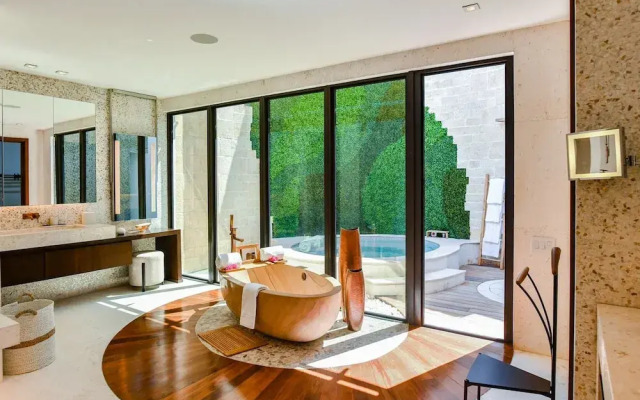 Oceans 8 Villa 6BR