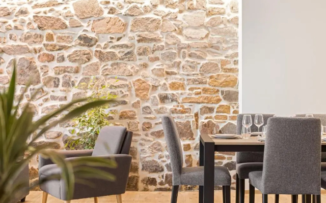 Design Et Charme, 100m2 Face a la Saone