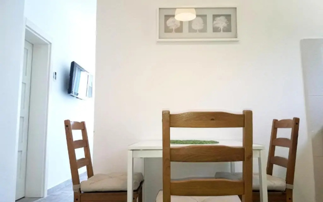 Two Palms Apartment