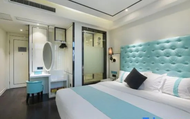 Homeinn Plus (Zhengzhou East Railway Station)