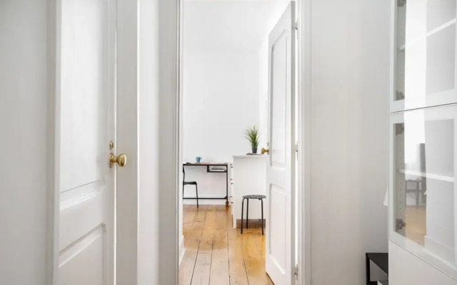 ALTIDO Stunning 4BR Apt w/terrace&seaview in Alfama