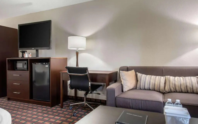 Lexington Inn and Suites