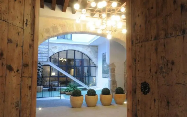 Catalina Suites Hotel 3*