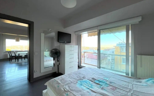 Stylish Apartment with Bosphorus View