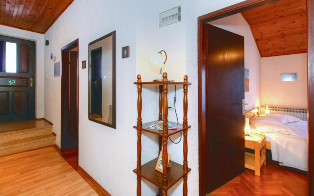 Stunning Apartment in Umag With 2 Bedrooms