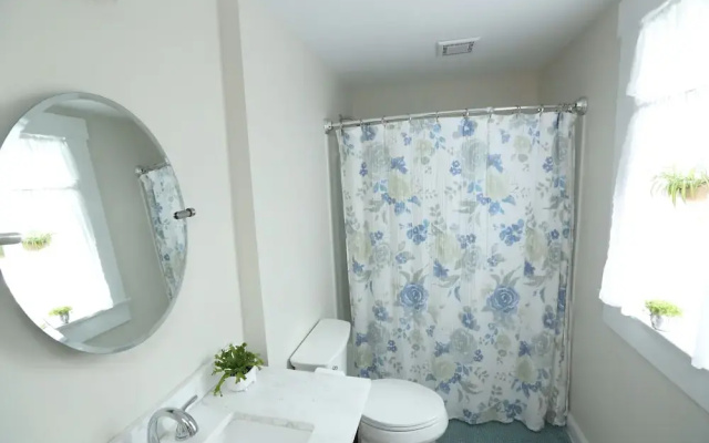 Division Street Suite