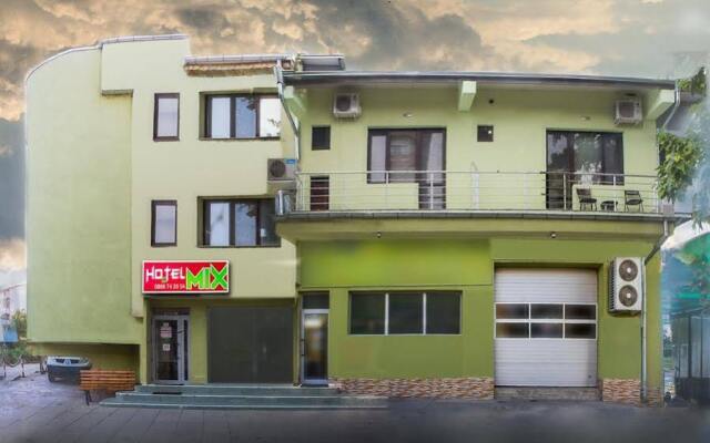 Отель Mix Hotel Болгария, Видин - отзывы, цены и фото номеров - забронировать отель Mix Hotel онлайн вид на фасад