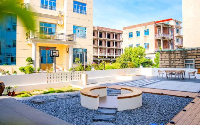 Meizhou Island Hut Court Homestay (Lianchi'ao Beach)