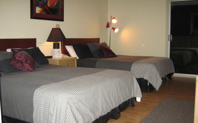 Slumber Lodge Motel