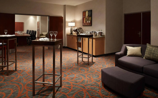 Courtyard by Marriott Montreal Airport