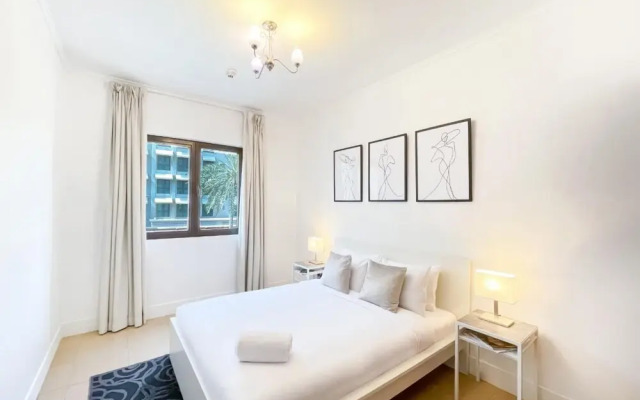 Modern 3BR APT w Maid s Room