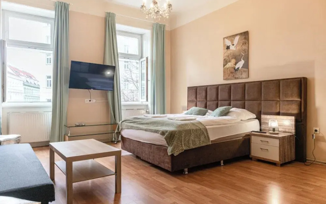 Spacious 2BR Apartment Central Long Stay