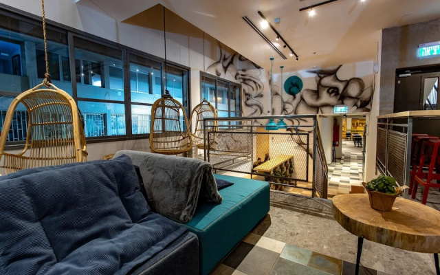 Domus Metro Hotel