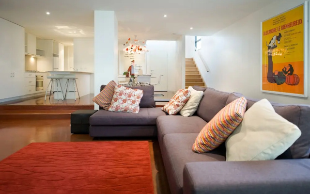 Lake Daylesford Lodge 2