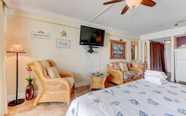 Hawaiian Inn 238 by Distinctive Beach Rentals