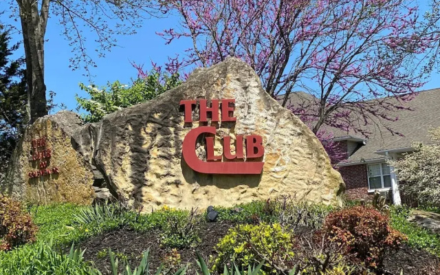 Club D-12 in Branson