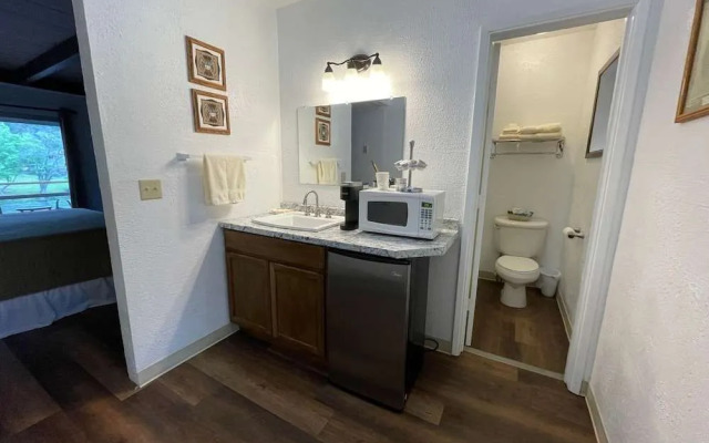 Riverfront Lodging
