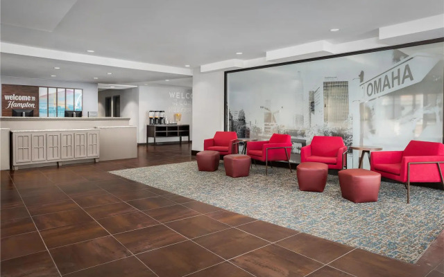 Hampton Inn & Suites Omaha-Downtown