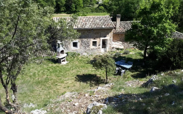 Gîtes La ferme accrochée à la colline