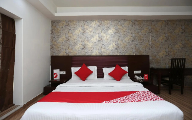 OYO 13758 XS Residency
