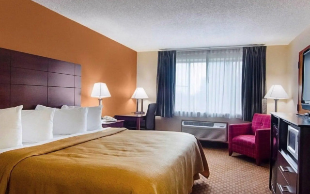 Super 8 by Wyndham Sturtevant/Racine