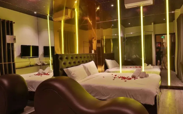 Lotus Hotel