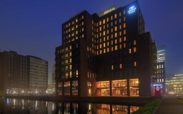 Отель Crowne Plaza Amsterdam South вид на фасад