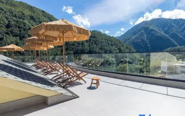 Reclusive·Snow Mountain Star-Viewing Private Hot Spring Boutique Hotel