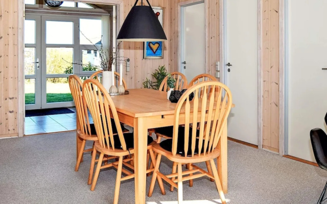 6 Person Holiday Home in Hemmet