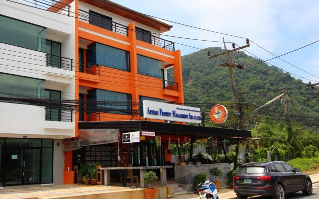 Отель Hi So Low Cost Aparthotel вид на фасад