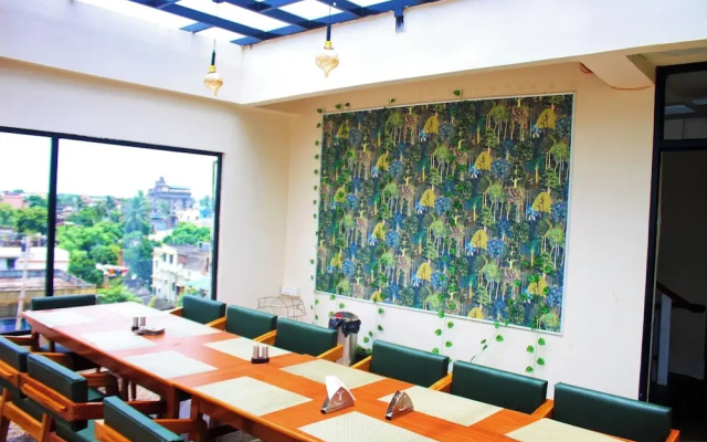 Hotel Pavitra