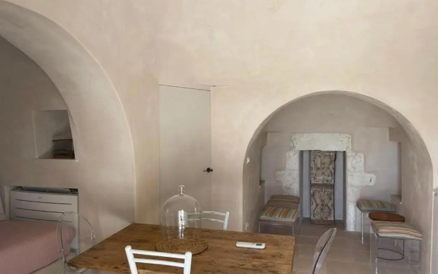 Ostuni Mirror Trullo And Mirror House