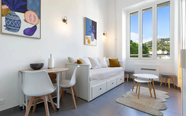 406 L Optimiste in Cannes