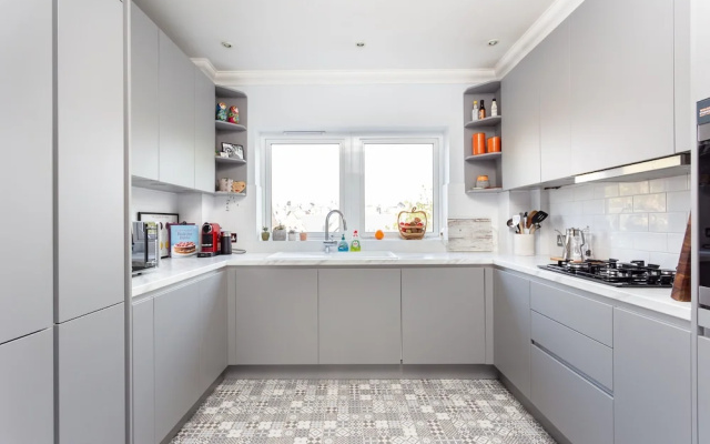 Modern 2bed and Bath W/balcony Flat in Shoreditch