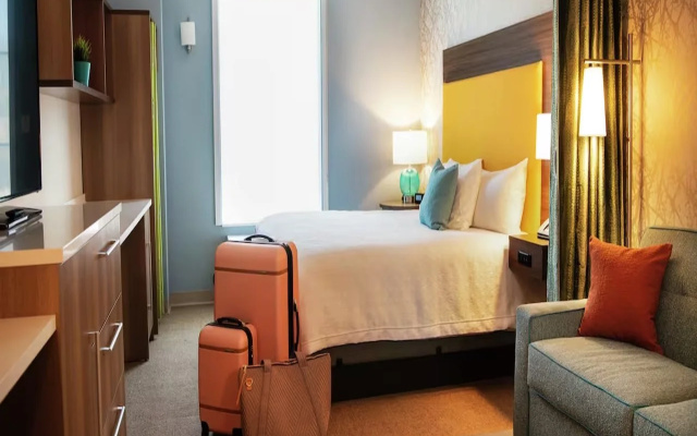 Home2 Suites By Hilton Milwaukee West