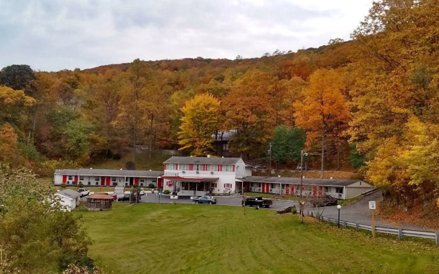 Colony House Motel