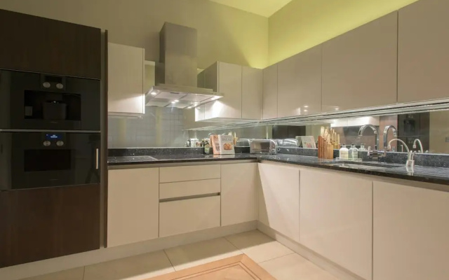 The Luxe Whitehall Duplex Apartment
