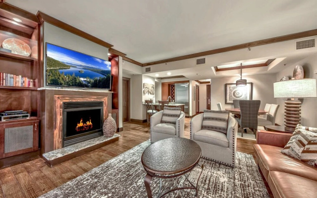 2 Bedoom With Amazing Balcony Views 2 Bedroom Condo by RedAwning