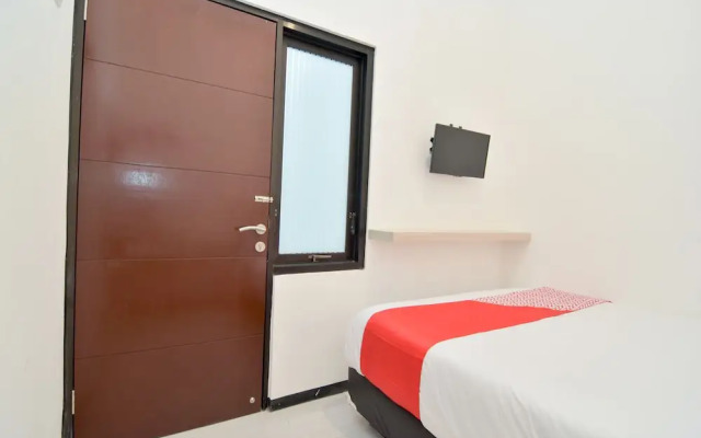 Oyo 1060 Rungkut Mejoyo Selatan