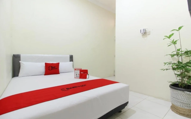 RedDoorz @ Jalan Damai 3