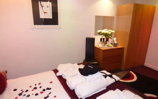 The Carlton Holiday Apartments