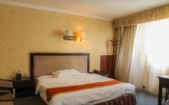 Shangxi Deng Holiday Hotel
