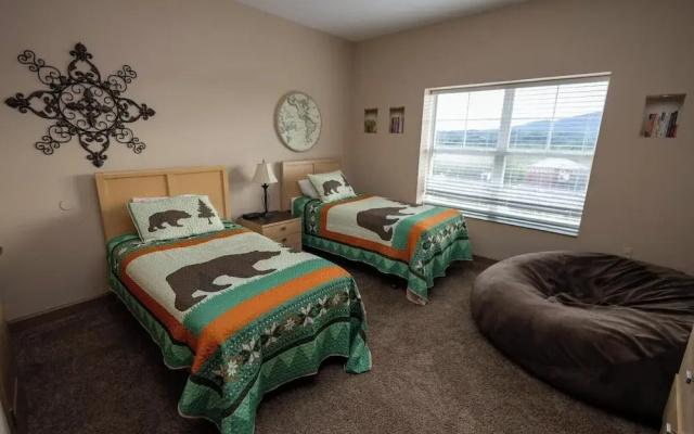 Mountain View Condo 1501