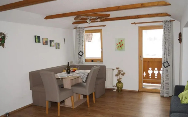 Hartl, Haus