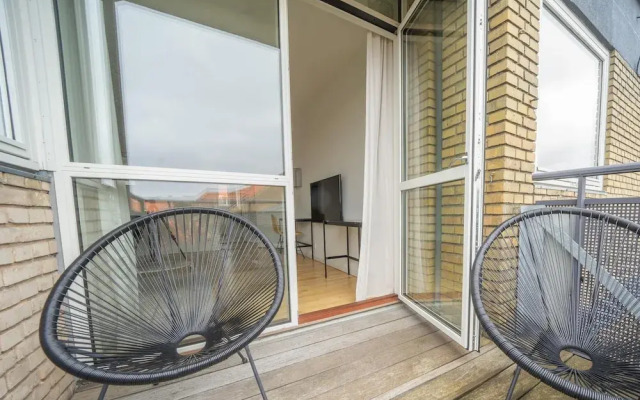 Great 2-bed in Frederiksberg w Balcony - 203