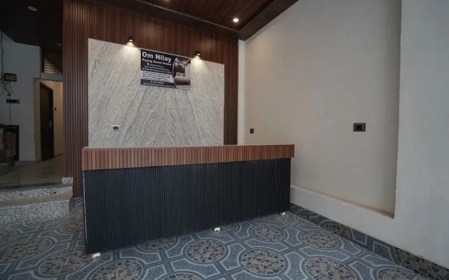 Om Nilay Paying Guest House By GRB