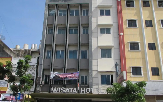 Wisata Hotel Ampera