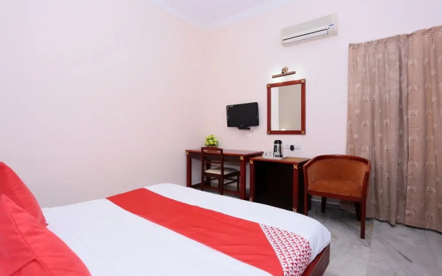 OYO 24157 Karthika Residency