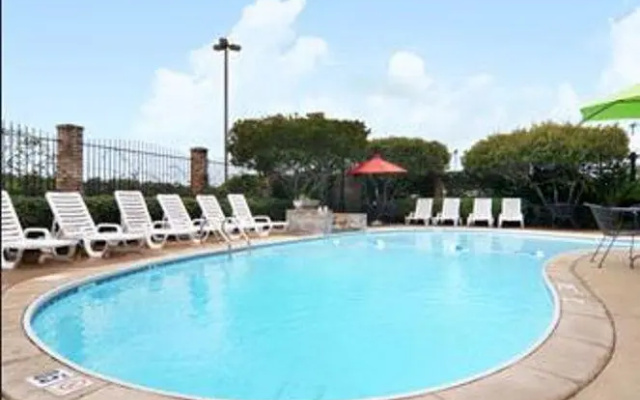 Ramada - McComb
