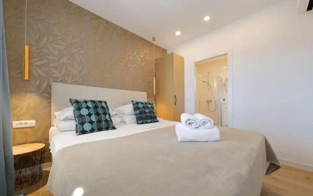 Apartment in Ugljan With Beach and Pool
